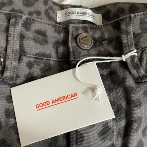 NWT Good American Grey Leopard Good Legs Jeans - Picture 4 of 5